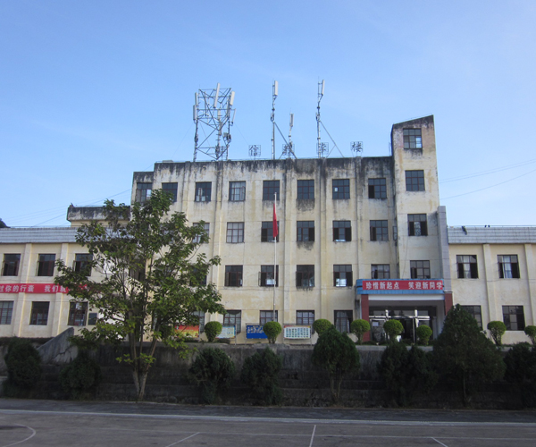 ����ĳѧУ��ѧ¥��ȫ�Լ���